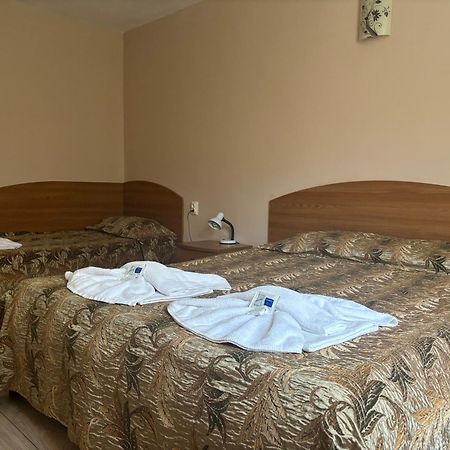 Family Hotel Central بورغاس المظهر الخارجي الصورة