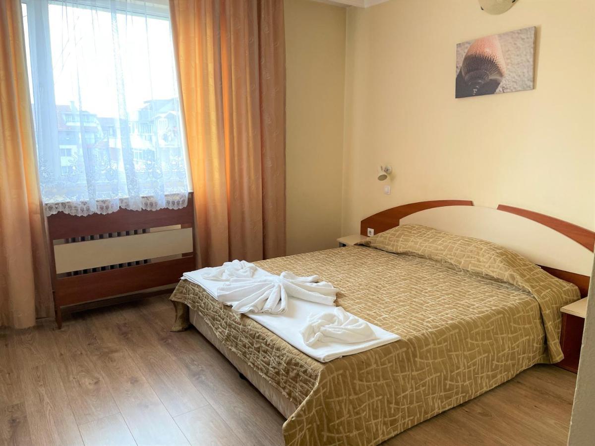 Family Hotel Central بورغاس المظهر الخارجي الصورة