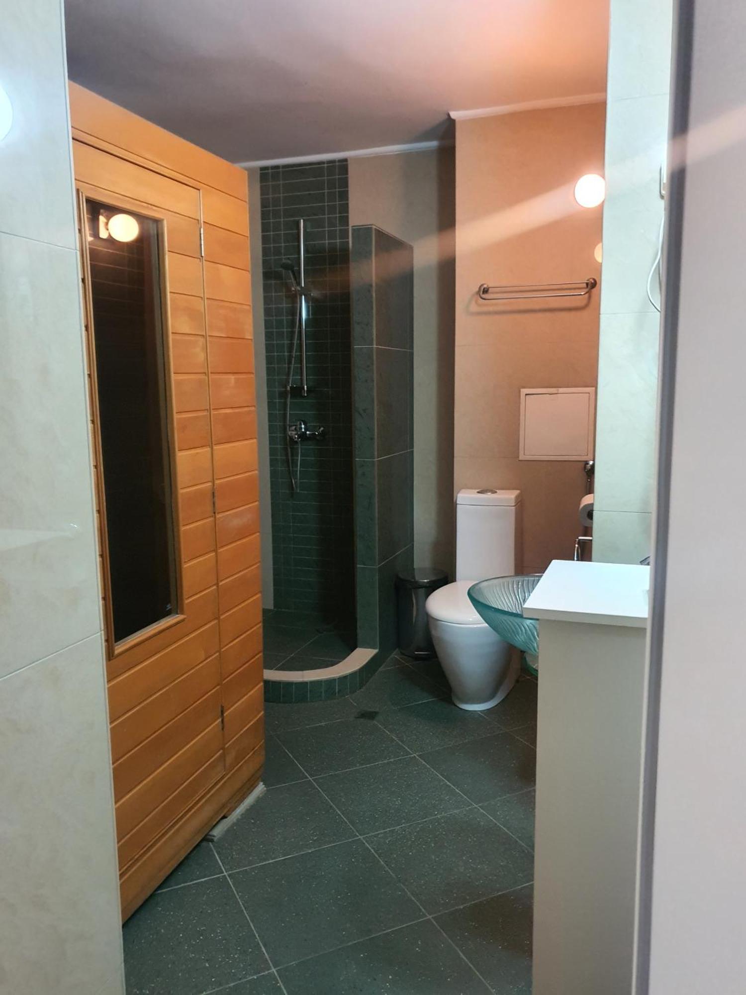Family Hotel Central بورغاس المظهر الخارجي الصورة