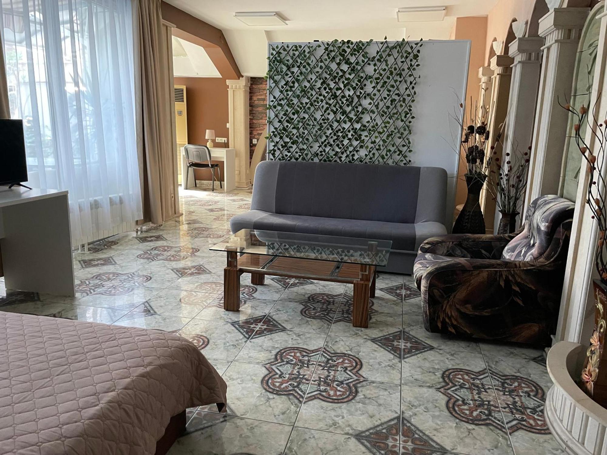 Family Hotel Central بورغاس المظهر الخارجي الصورة