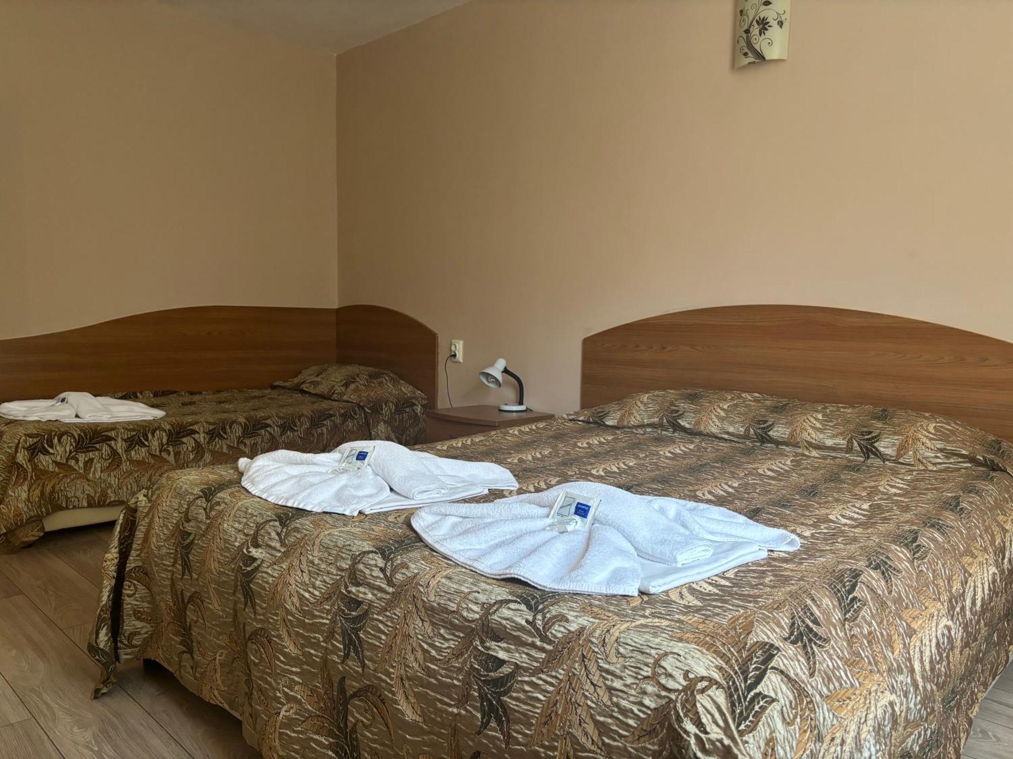 Family Hotel Central بورغاس المظهر الخارجي الصورة
