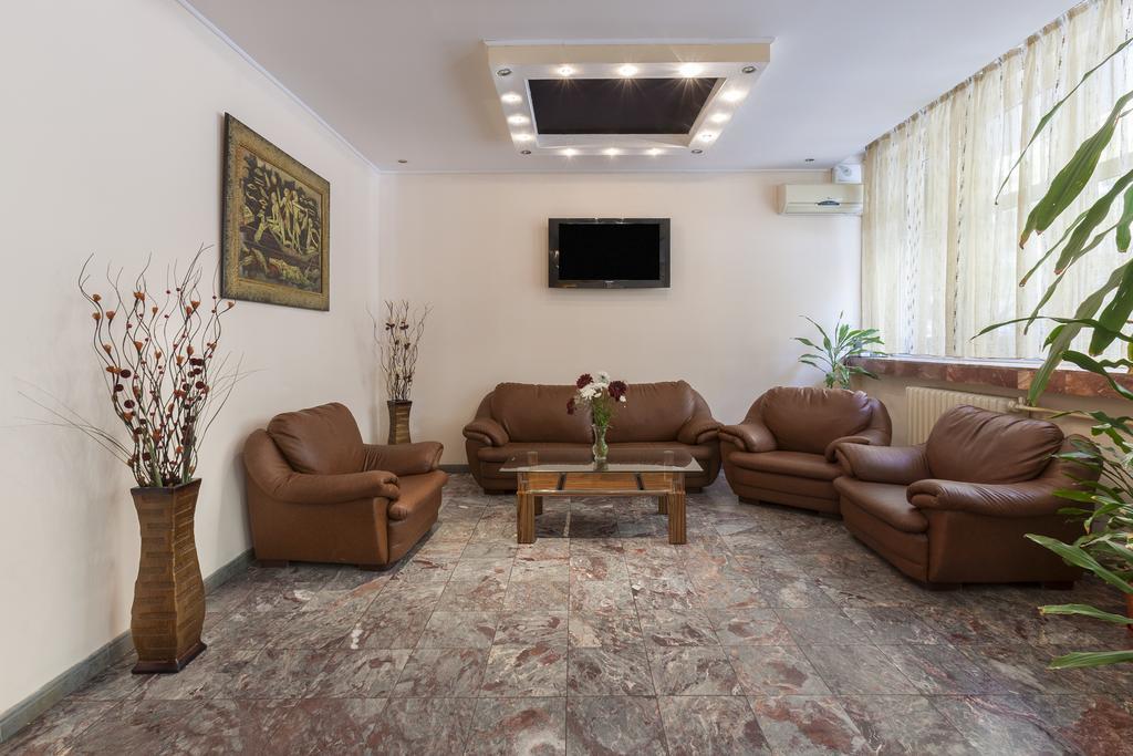 Family Hotel Central بورغاس المظهر الخارجي الصورة