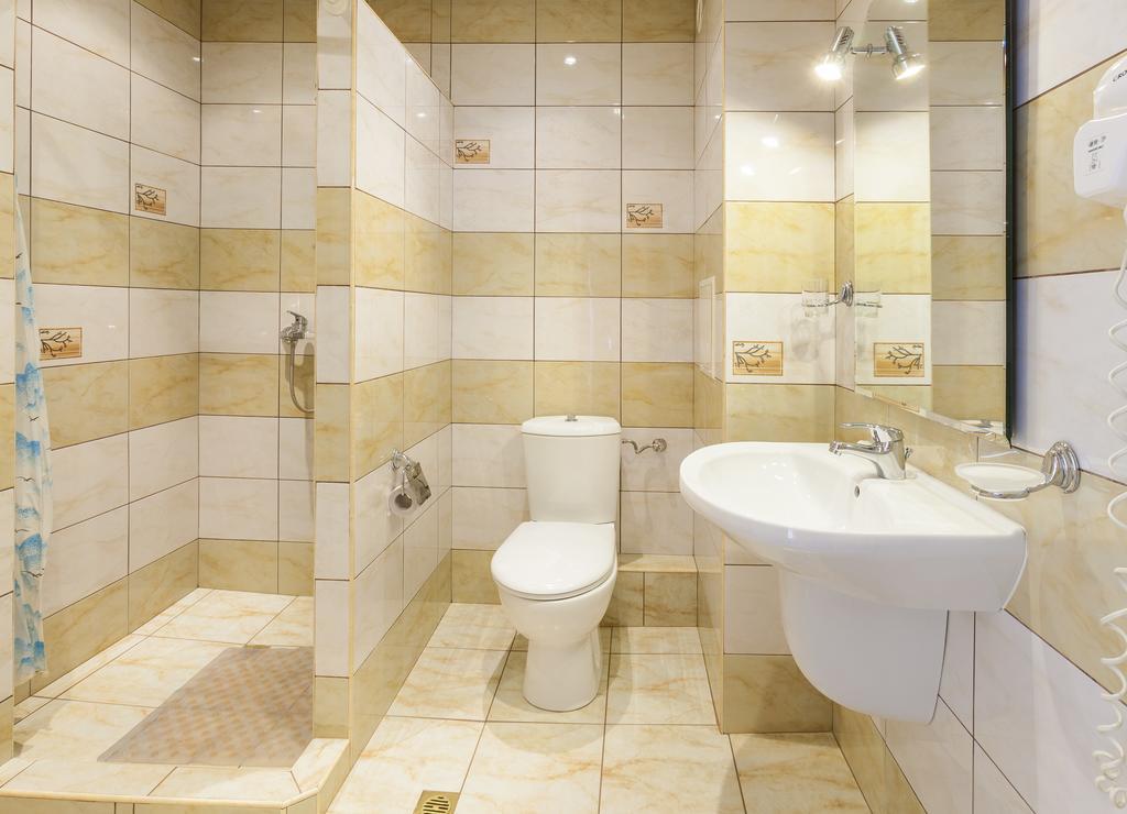 Family Hotel Central بورغاس المظهر الخارجي الصورة