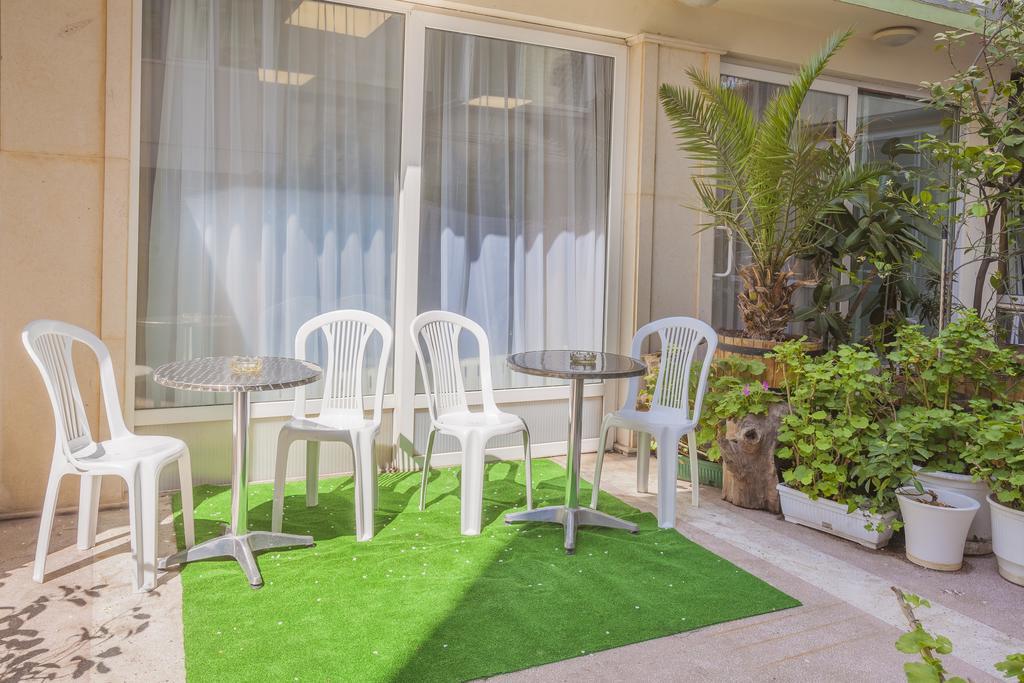 Family Hotel Central بورغاس المظهر الخارجي الصورة